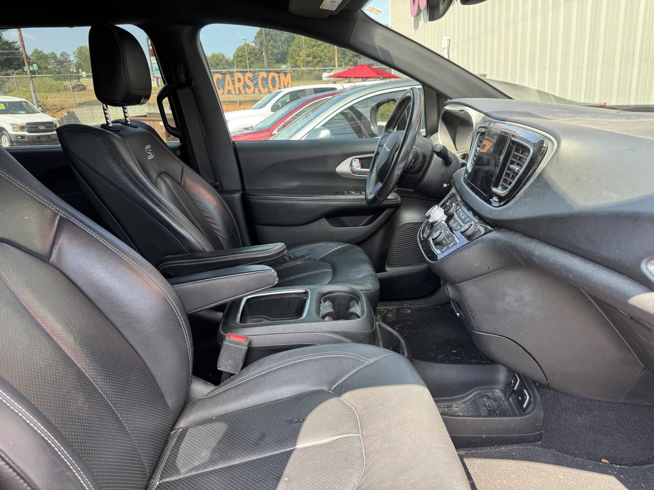 Chrysler Pacifica Touring-L Plus 2019