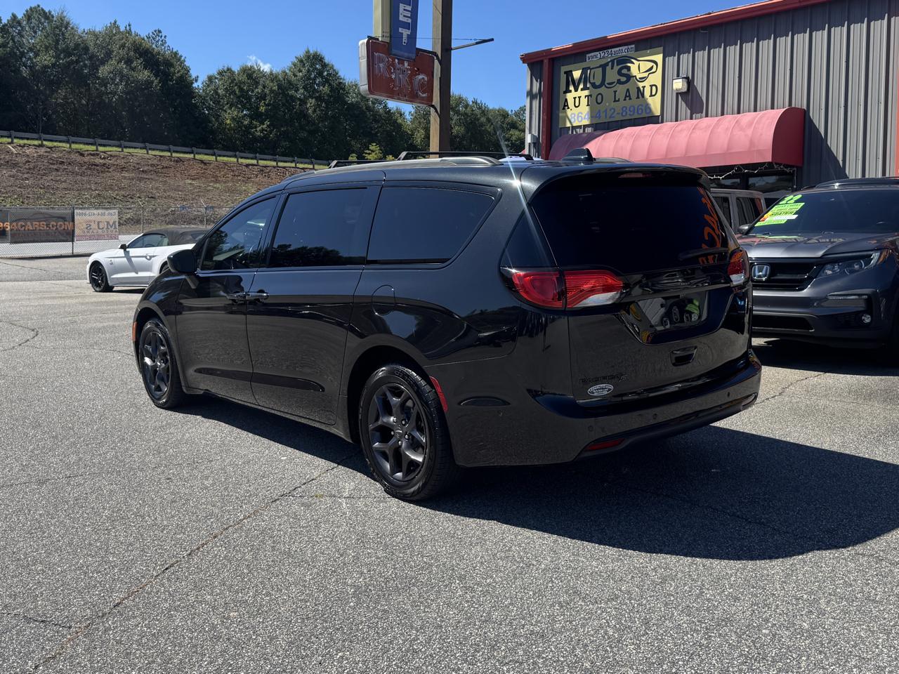 Chrysler Pacifica Touring-L Plus 2019