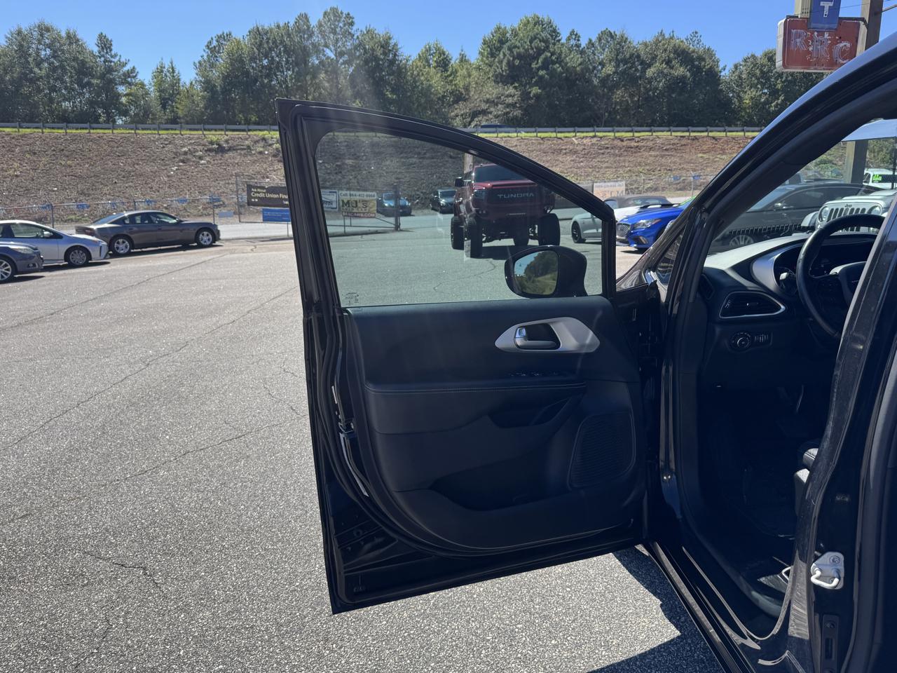Chrysler Pacifica Touring-L Plus 2019