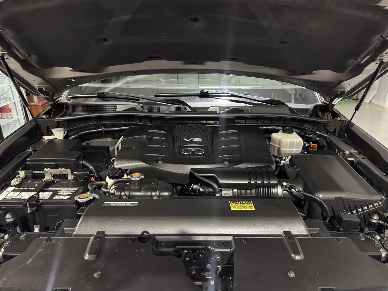 Infiniti QX80 photo 3