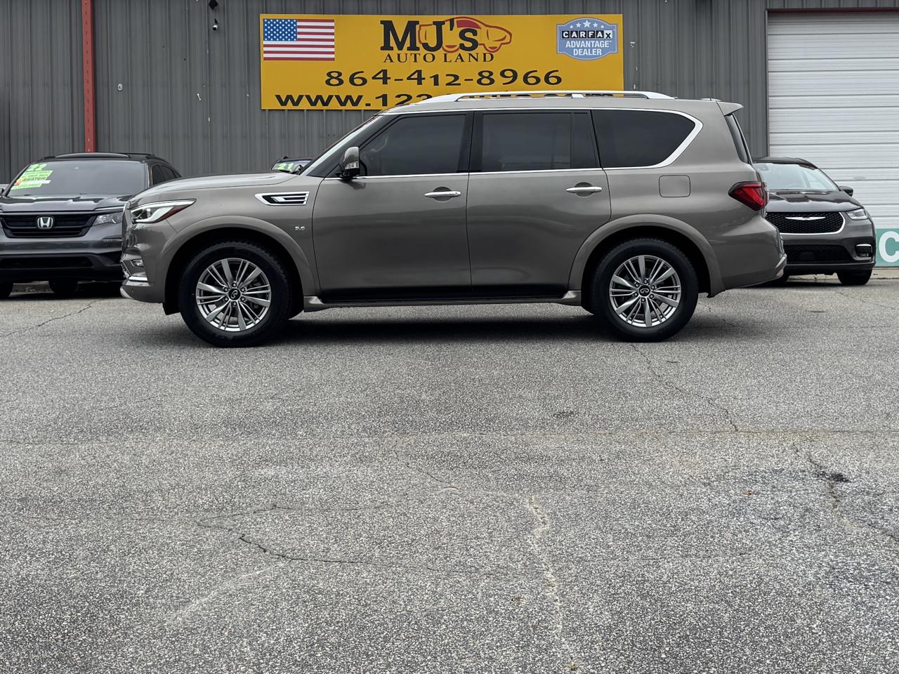 Infiniti QX80 photo 2