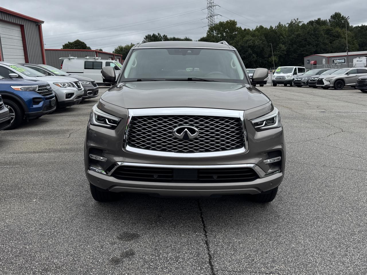 Infiniti QX80 photo 4