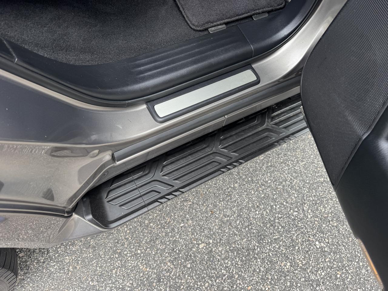 Infiniti QX80 photo 12