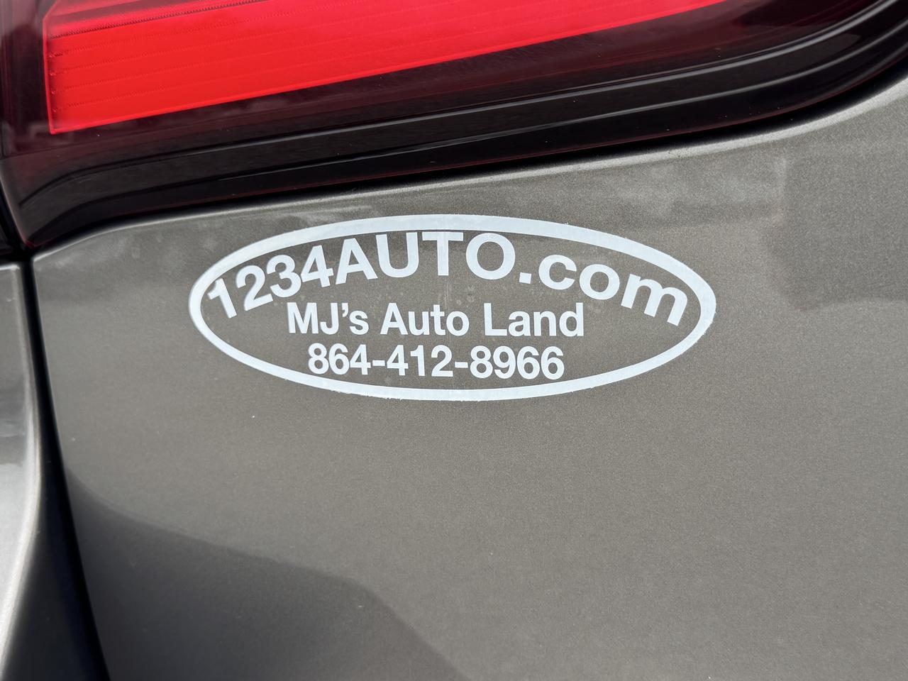 Infiniti QX80 photo 25