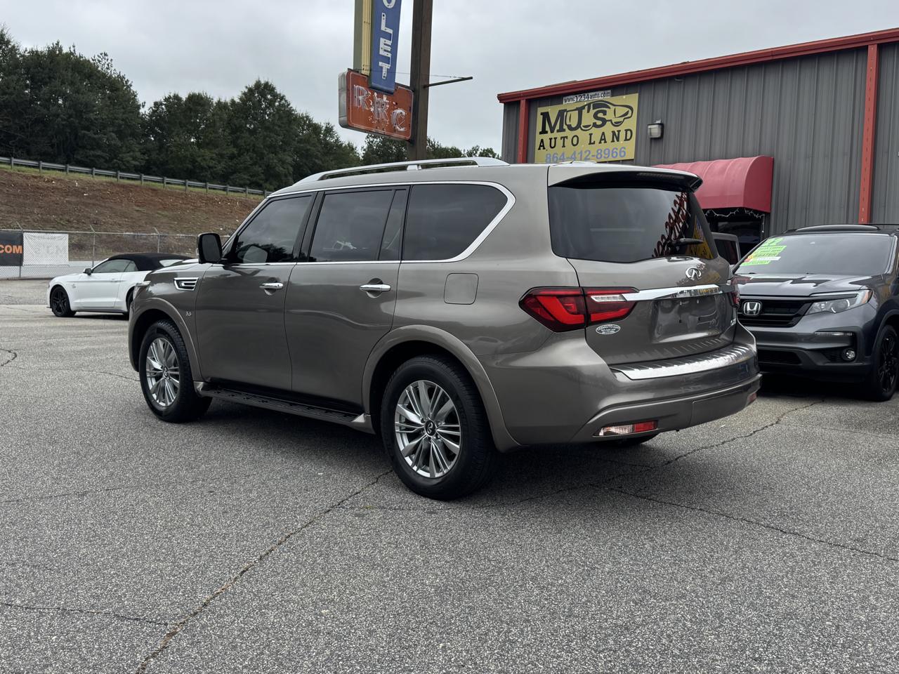 Infiniti QX80 photo 26