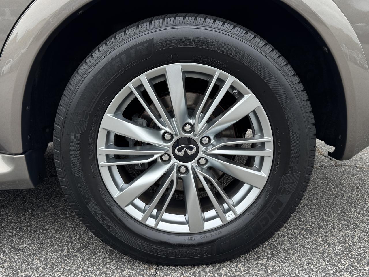 Infiniti QX80 photo 27