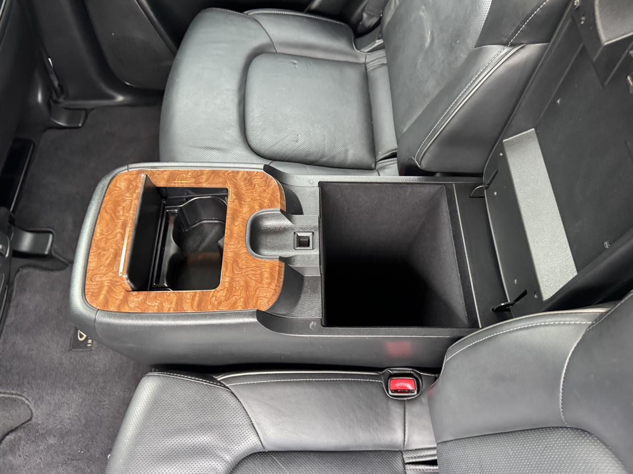 Infiniti QX80 photo 32
