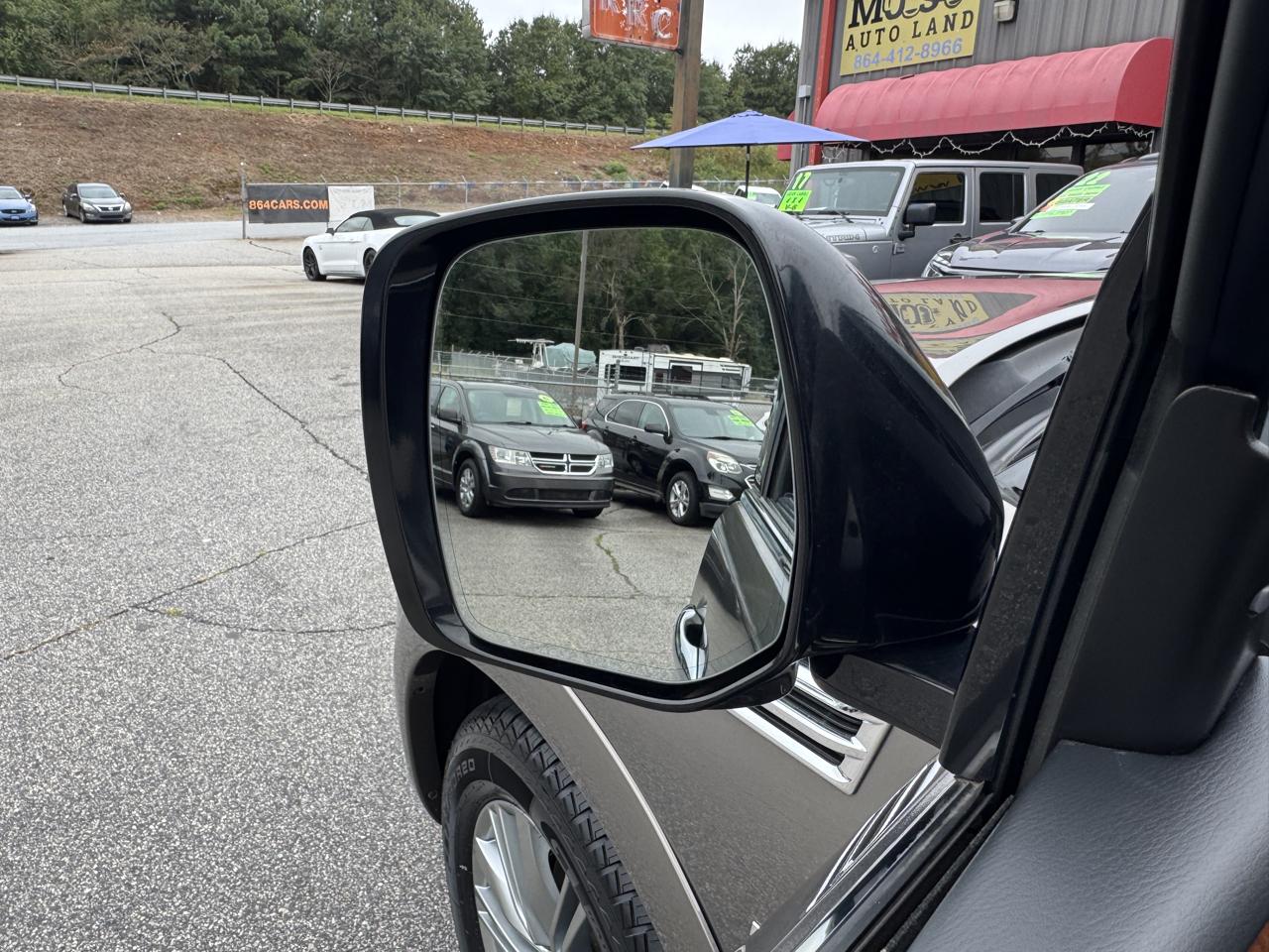 Infiniti QX80 photo 36
