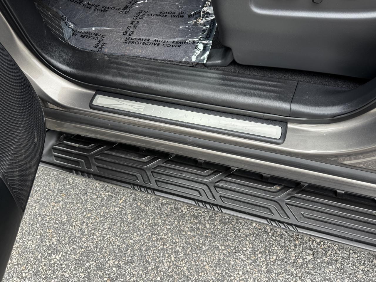 Infiniti QX80 photo 41