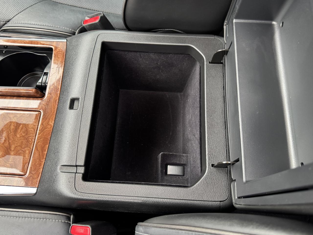 Infiniti QX80 photo 67