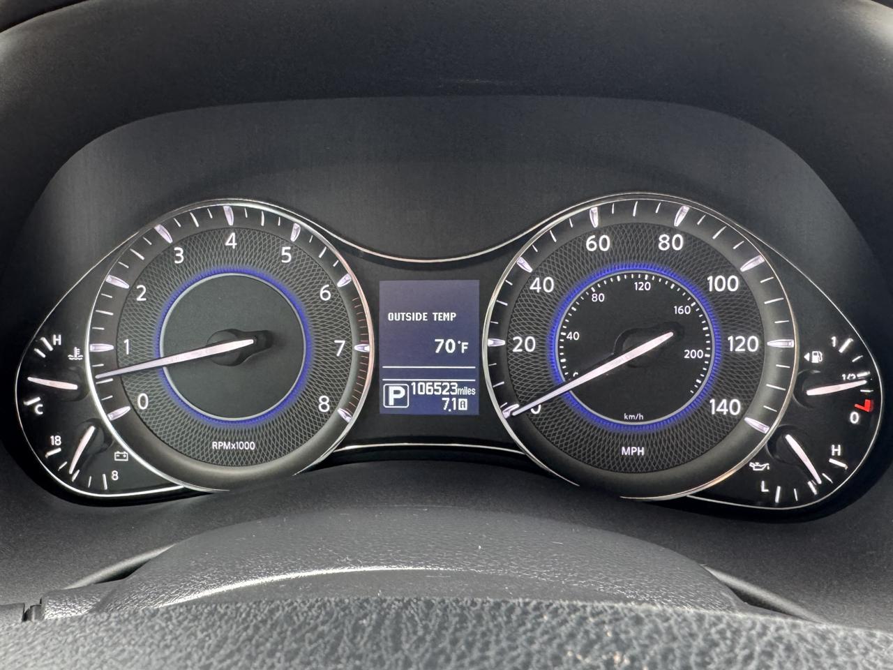 Infiniti QX80 photo 46