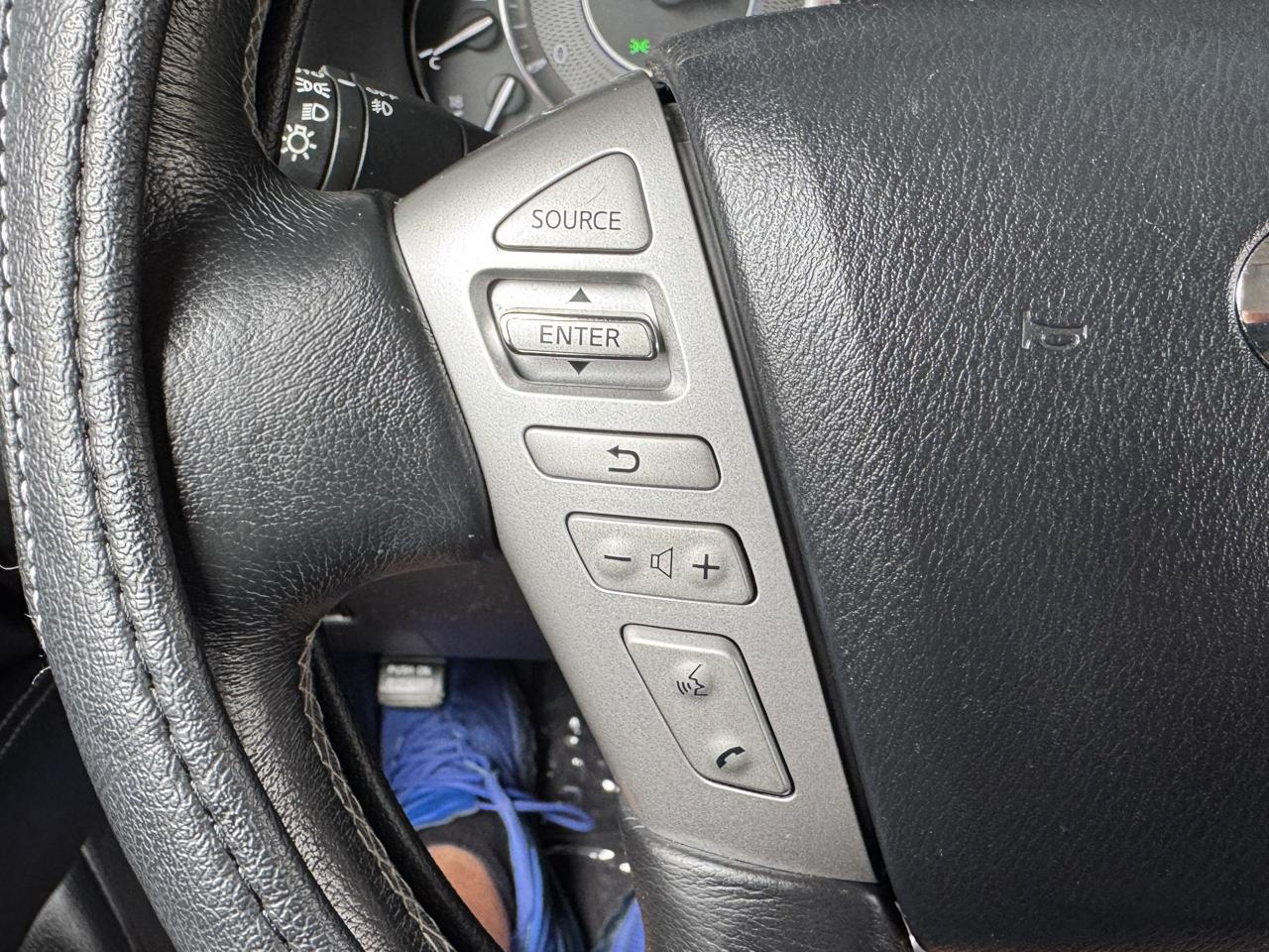 Infiniti QX80 photo 49