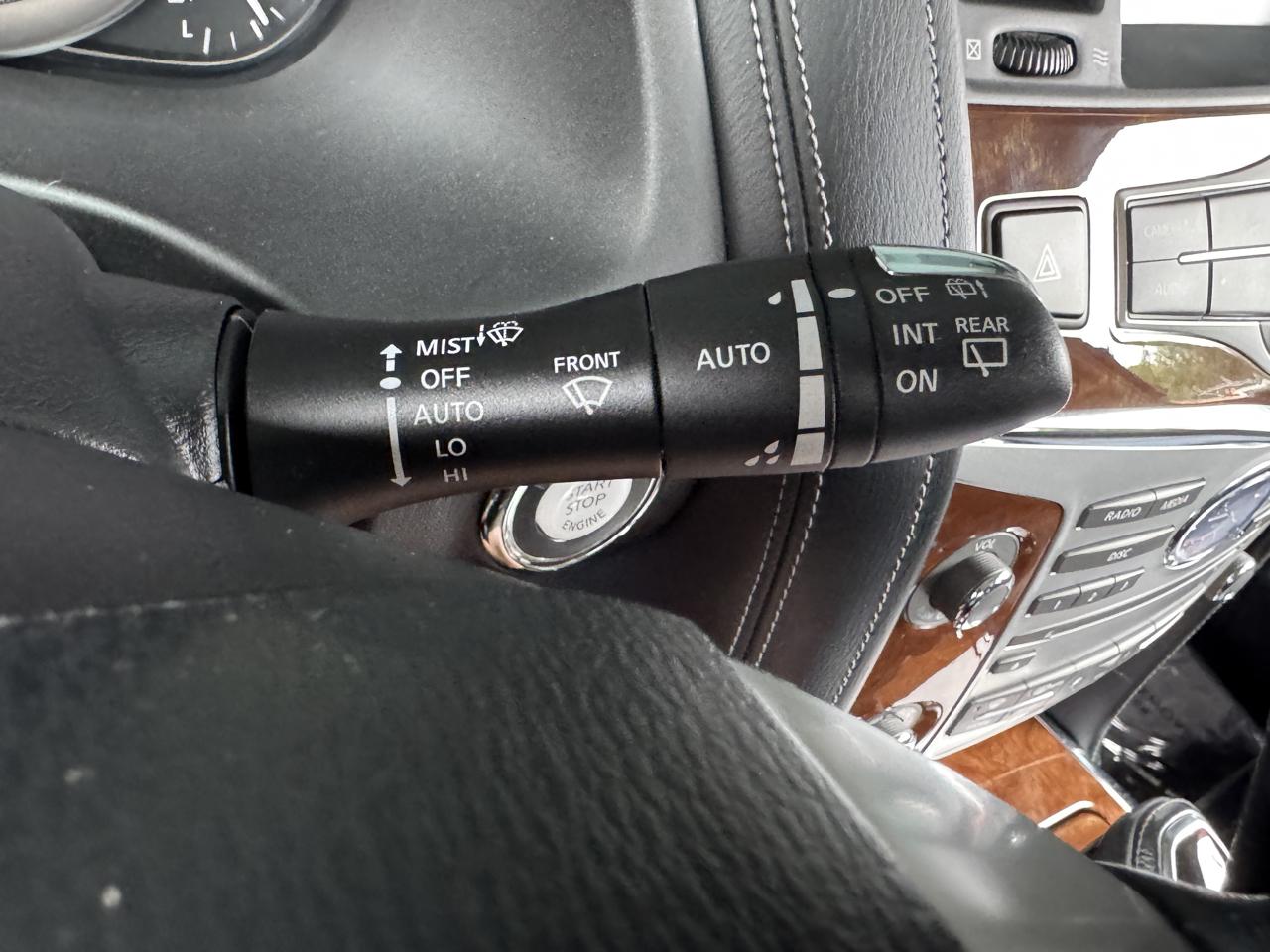 Infiniti QX80 photo 52