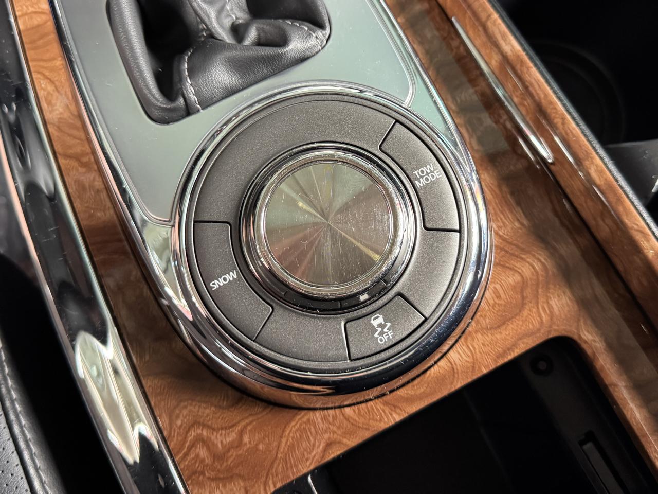 Infiniti QX80 photo 66