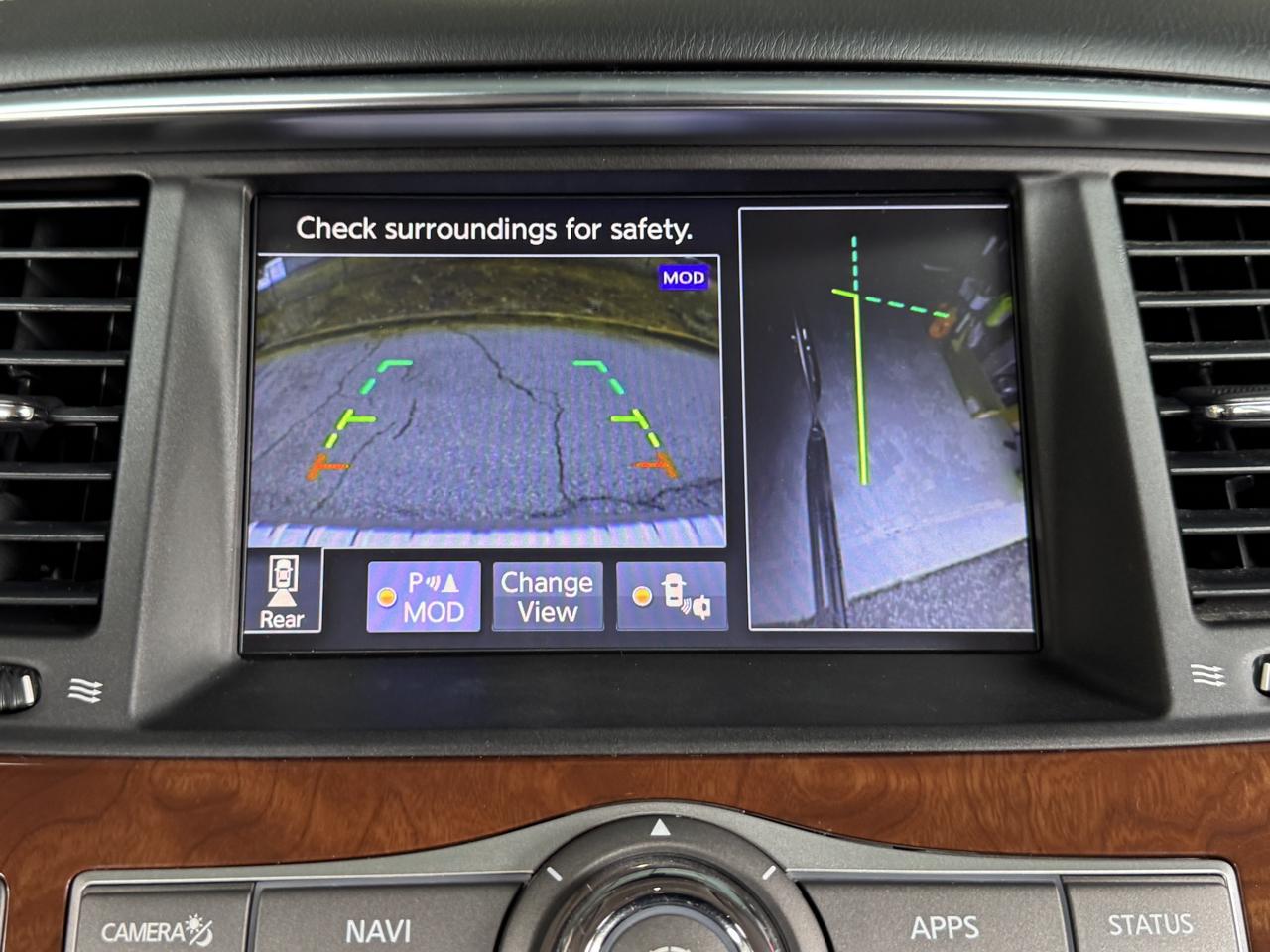 Infiniti QX80 photo 70