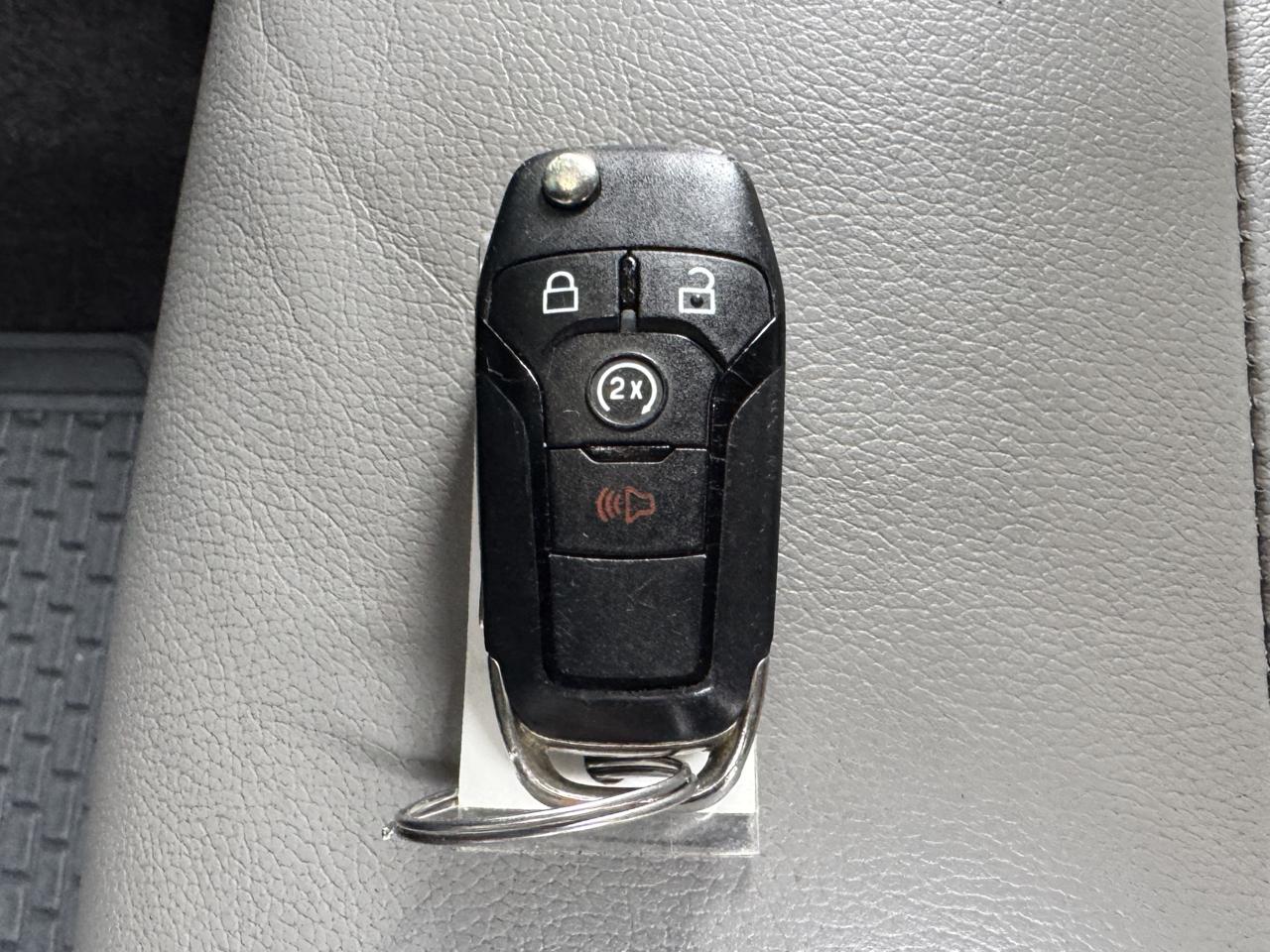 Ford F-150 XLT SuperCrew 4WD 2018