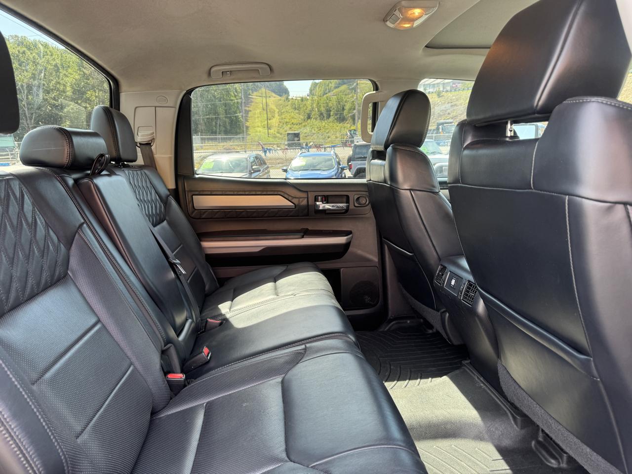 Toyota Tundra Platinum CrewMax 5.7L 4WD 2020