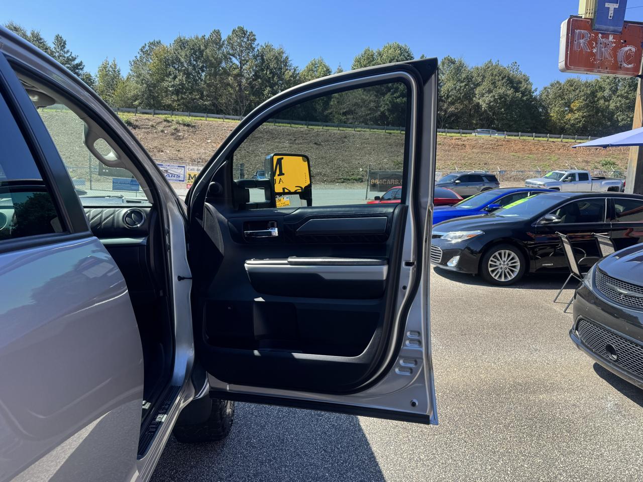 Toyota Tundra Platinum CrewMax 5.7L 4WD 2020