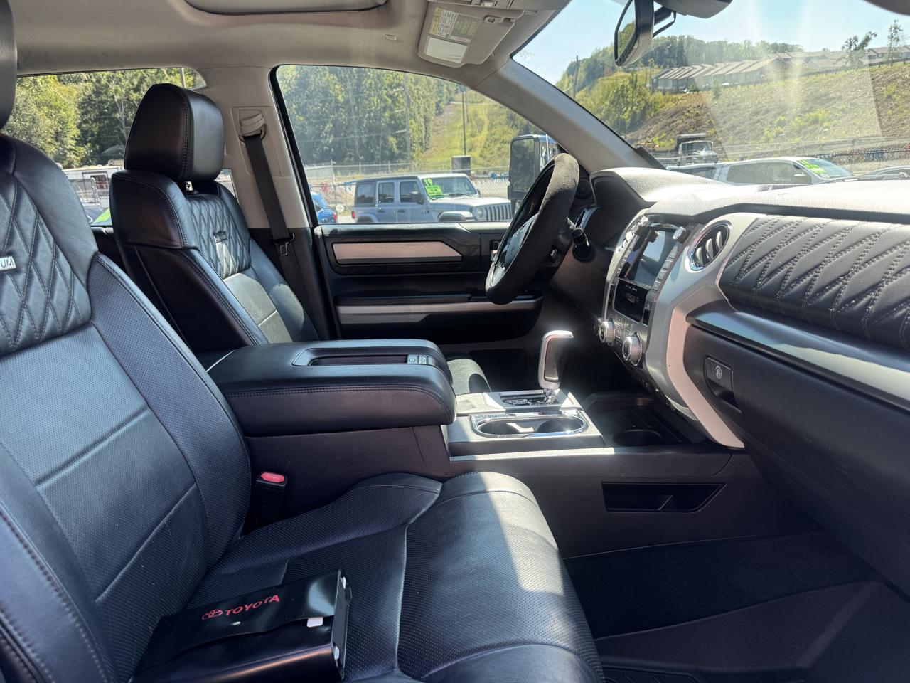 Toyota Tundra Platinum CrewMax 5.7L 4WD 2020