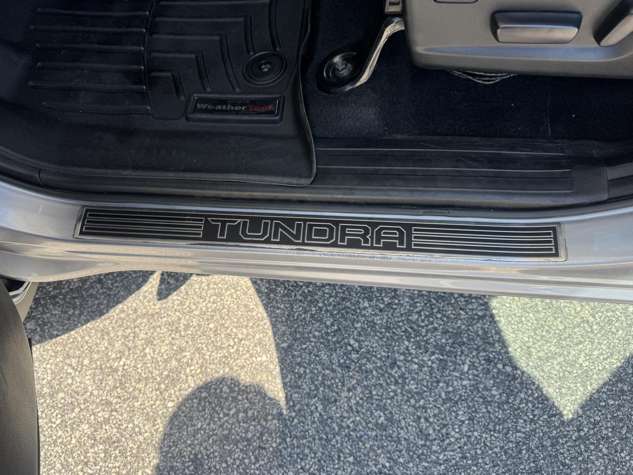 Toyota Tundra Platinum CrewMax 5.7L 4WD 2020