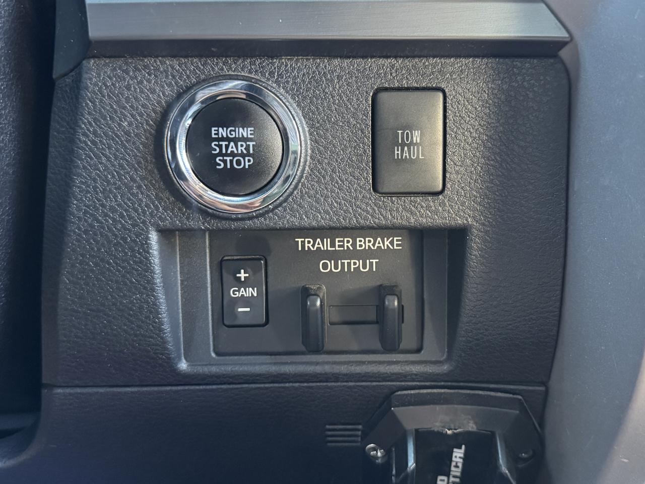 Toyota Tundra Platinum CrewMax 5.7L 4WD 2020