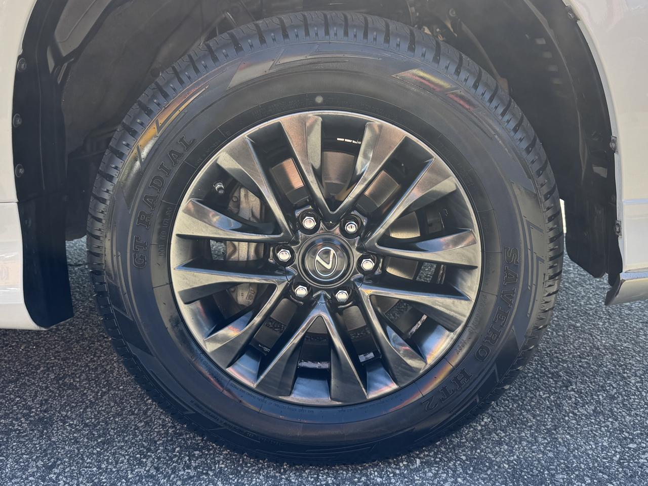Lexus GX photo 7