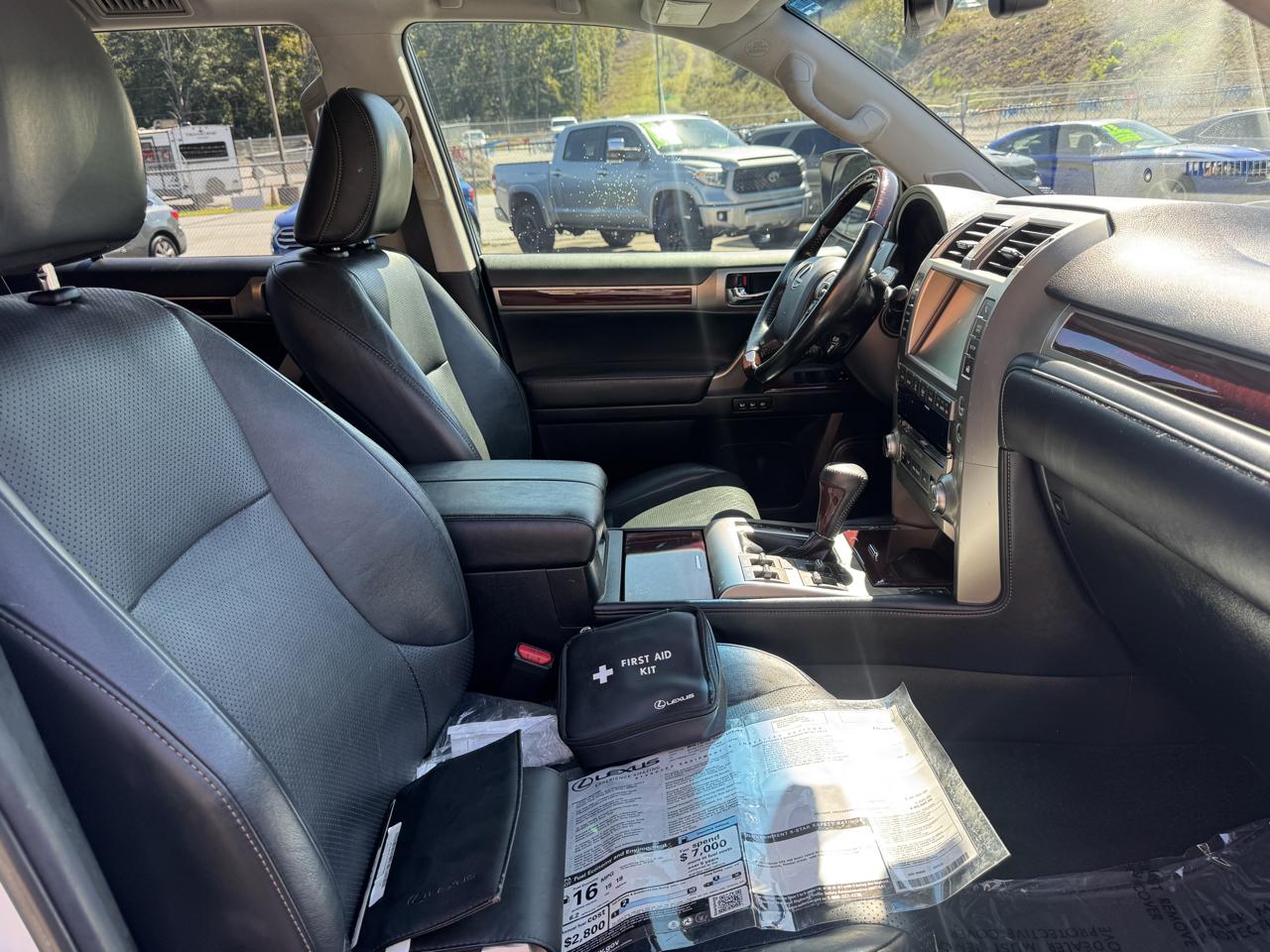 Lexus GX photo 10