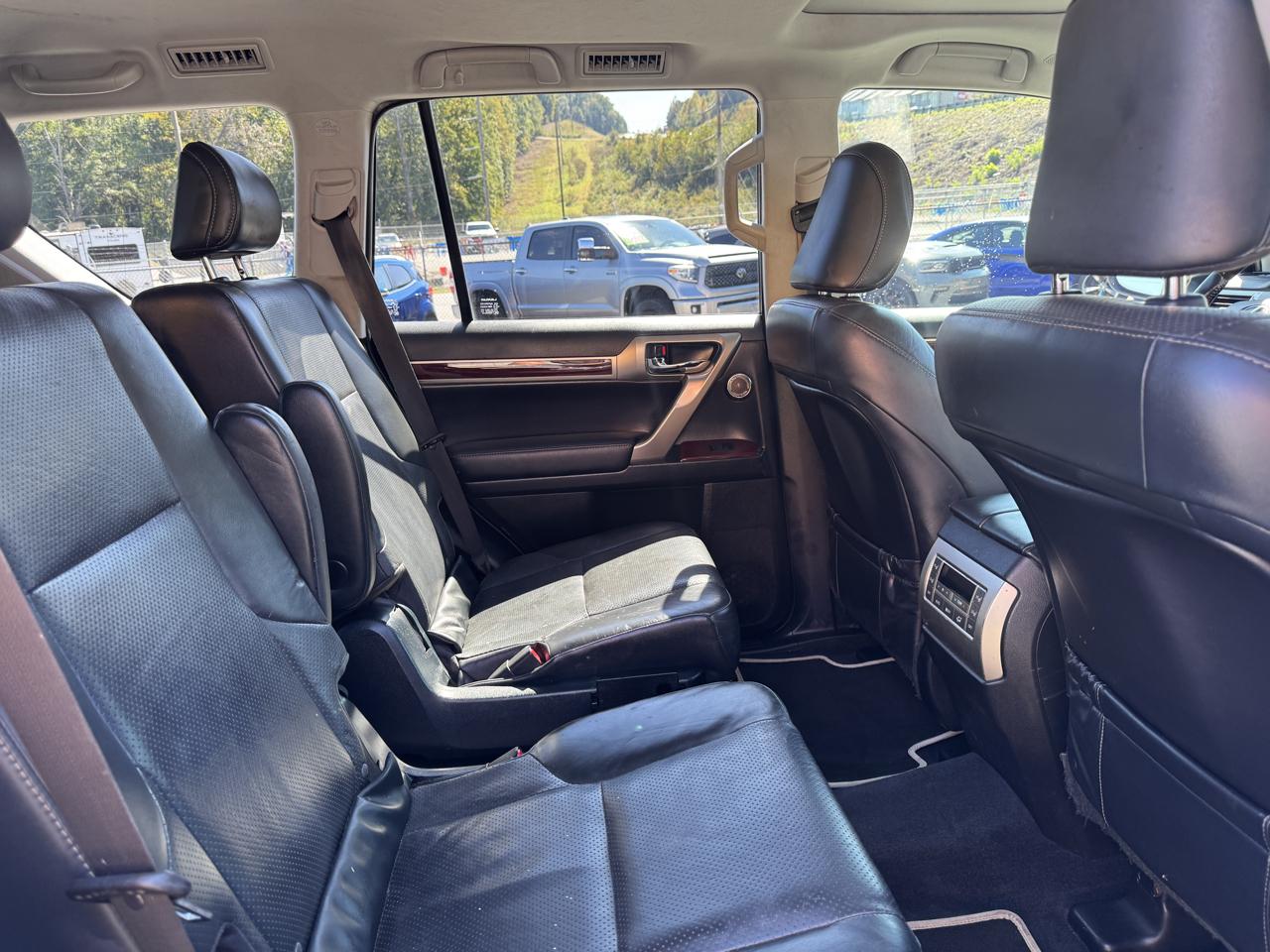 Lexus GX photo 14
