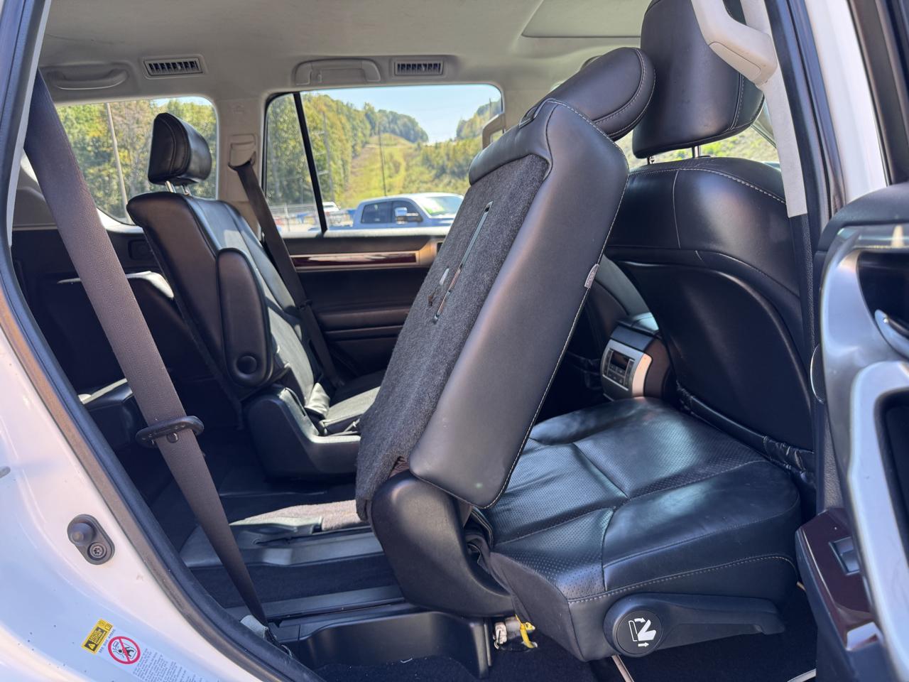 Lexus GX photo 16