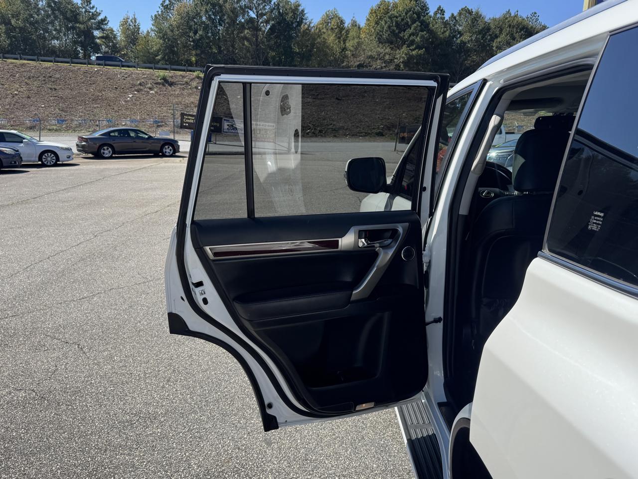 Lexus GX photo 30