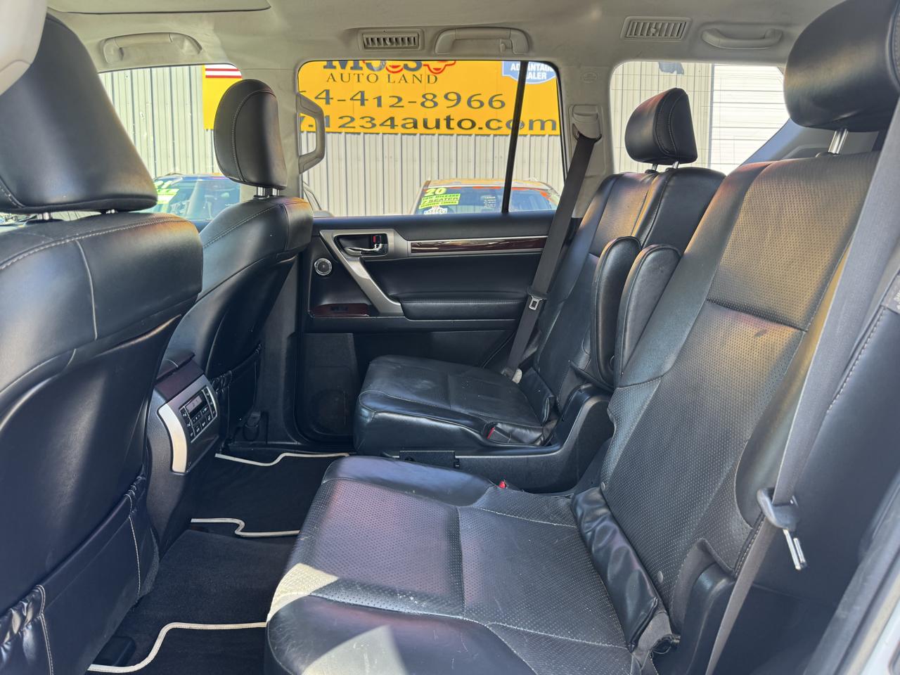 Lexus GX photo 36