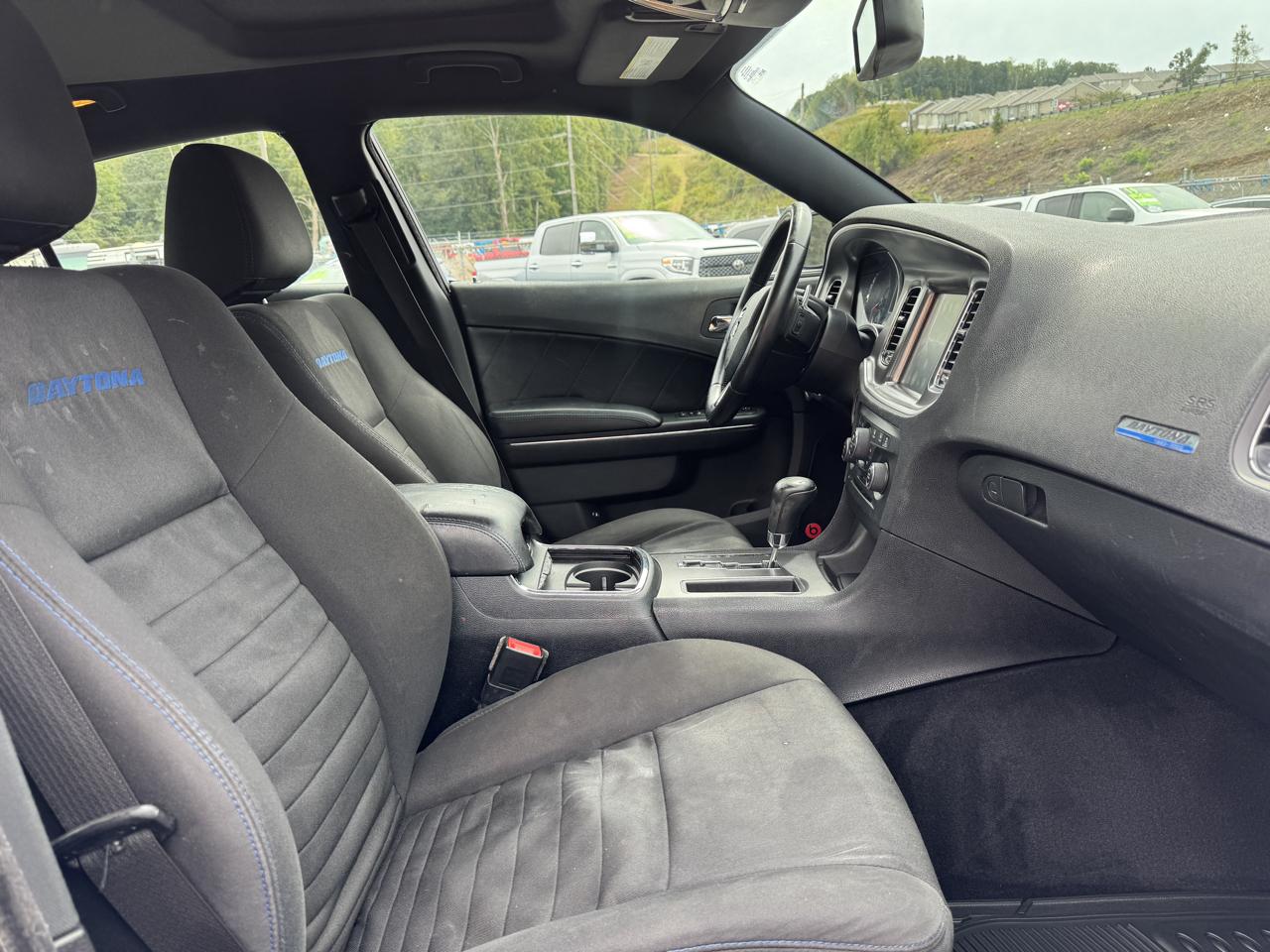 Dodge Charger photo 9