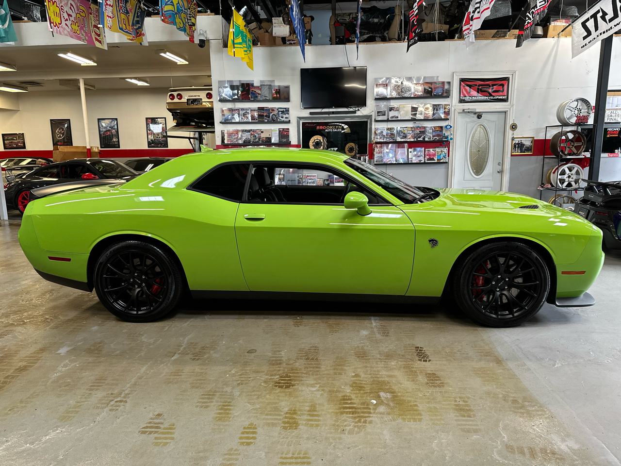 Dodge Challenger SRT Hellcat Coupe 2015