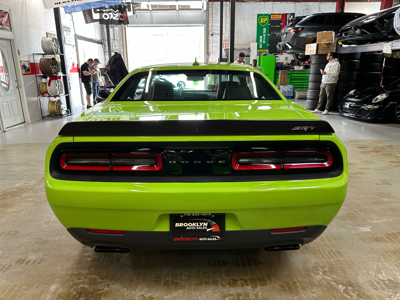 Dodge Challenger SRT Hellcat Coupe 2015