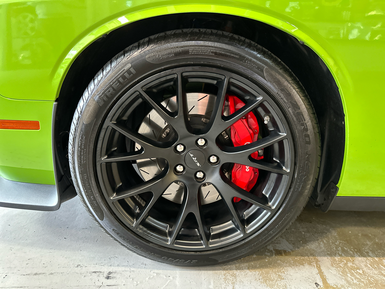 Dodge Challenger SRT Hellcat Coupe 2015