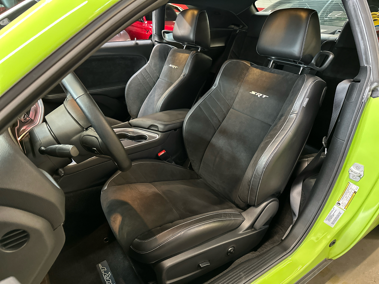 Dodge Challenger SRT Hellcat Coupe 2015