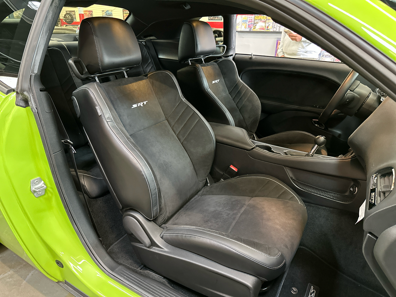 Dodge Challenger SRT Hellcat Coupe 2015