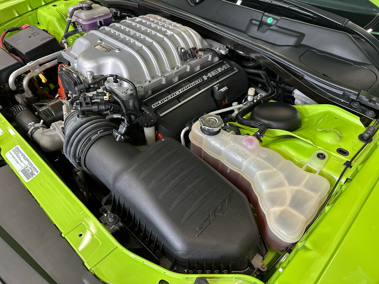 Dodge Challenger SRT Hellcat Coupe 2015