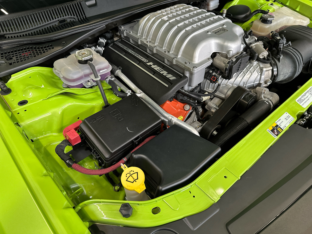 Dodge Challenger SRT Hellcat Coupe 2015