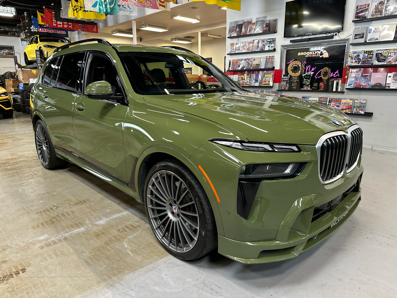 2023 BMW Alpina XB7 Base
