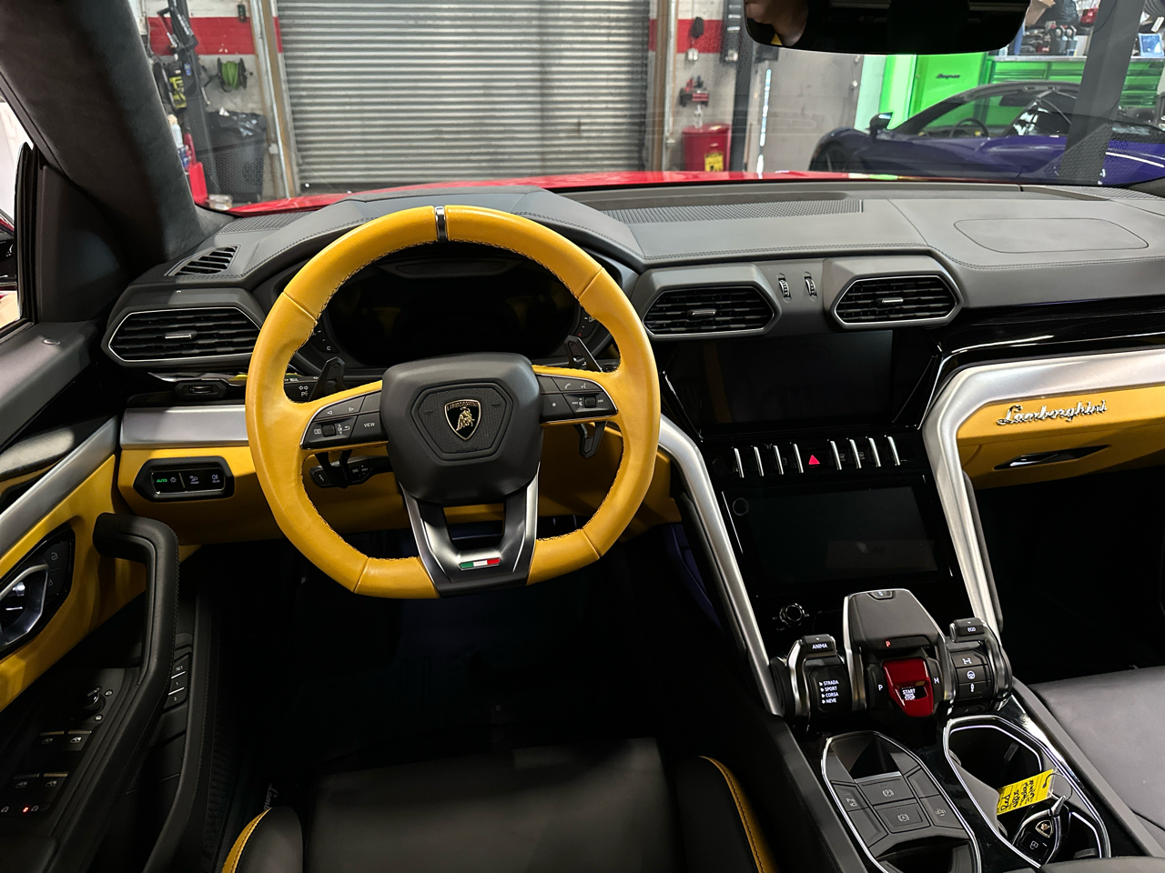 2024 Lamborghini Urus S photo 11