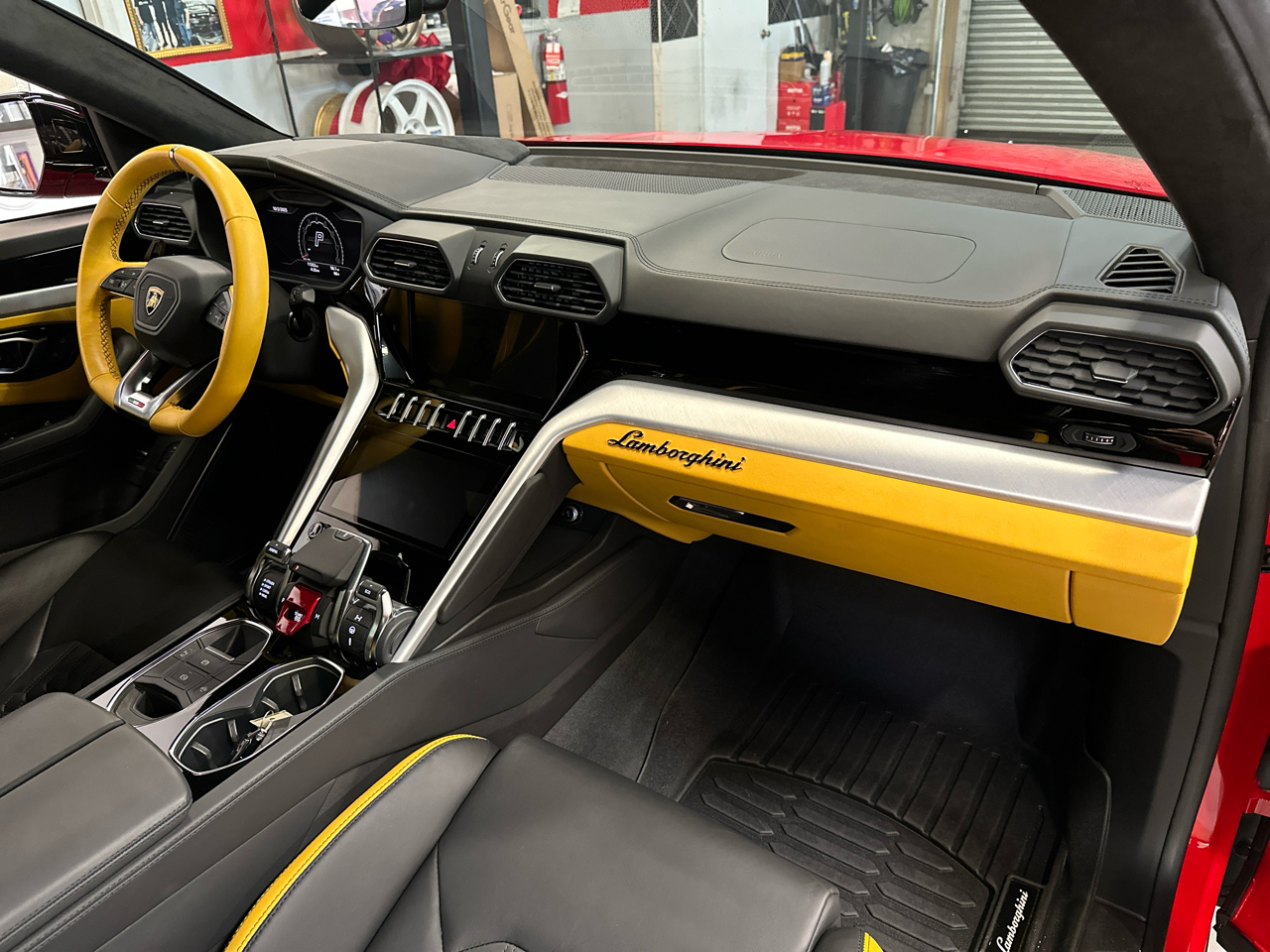 2024 Lamborghini Urus S photo 14