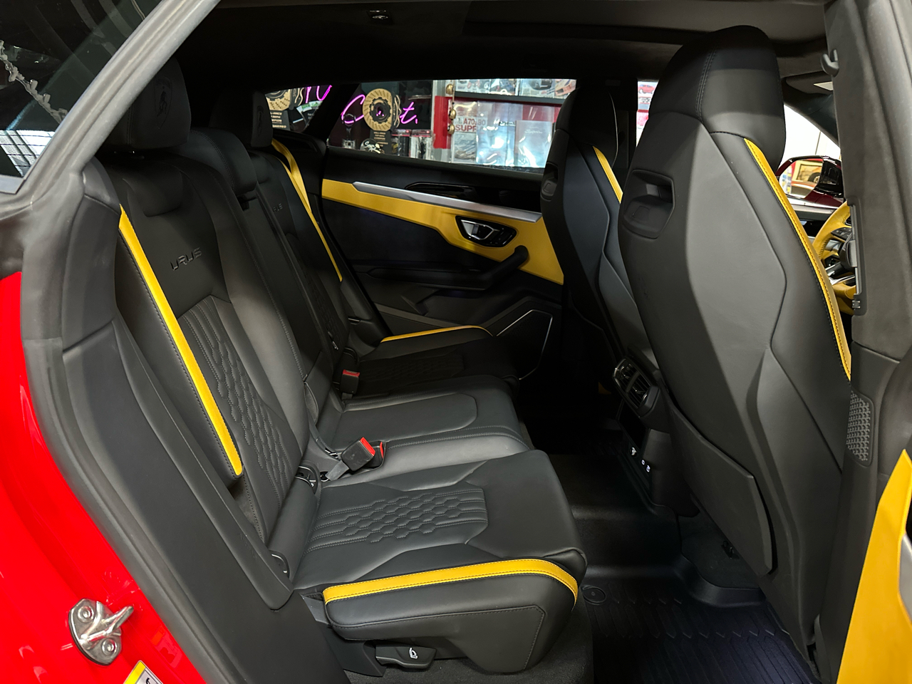 2024 Lamborghini Urus S photo 19