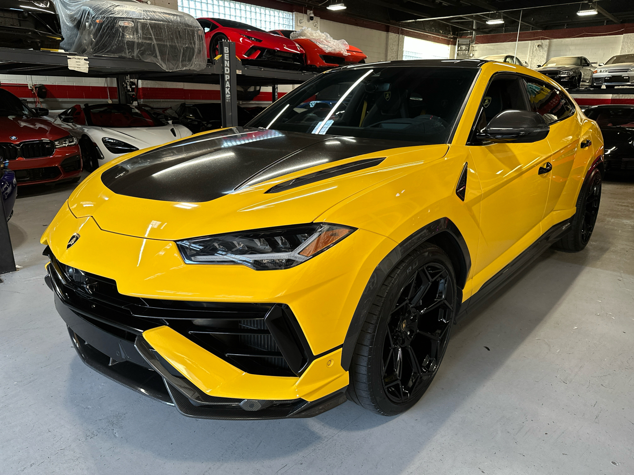 2023 Lamborghini Urus Performante photo 10