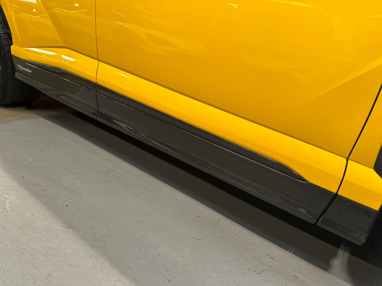 2023 Lamborghini Urus Performante photo 14