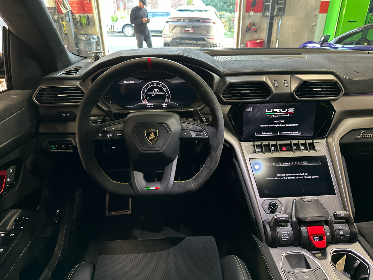 2023 Lamborghini Urus Performante photo 18