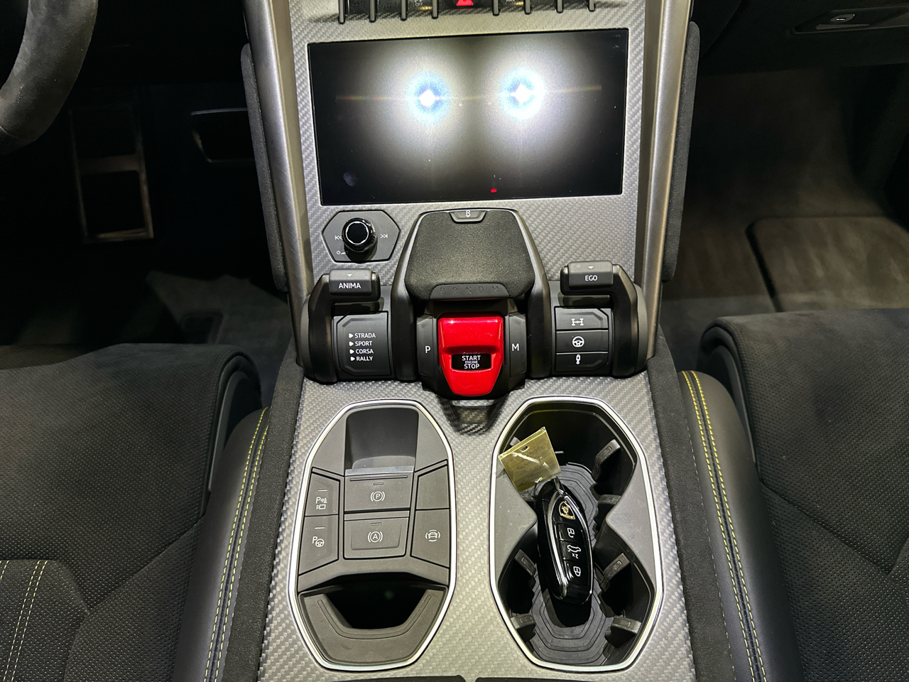 2023 Lamborghini Urus Performante photo 23