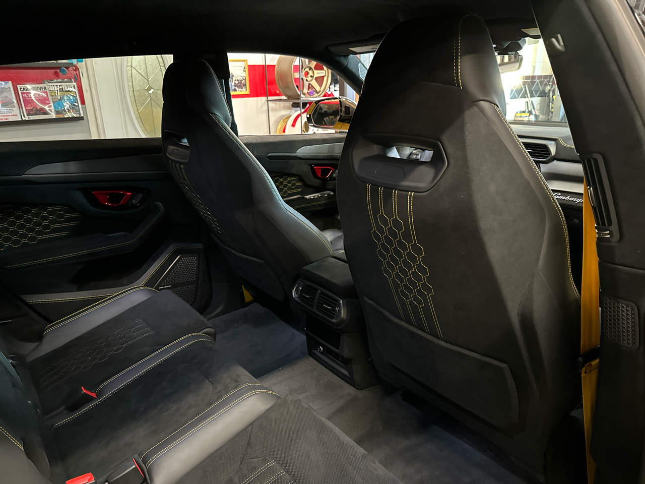 2023 Lamborghini Urus Performante photo 25