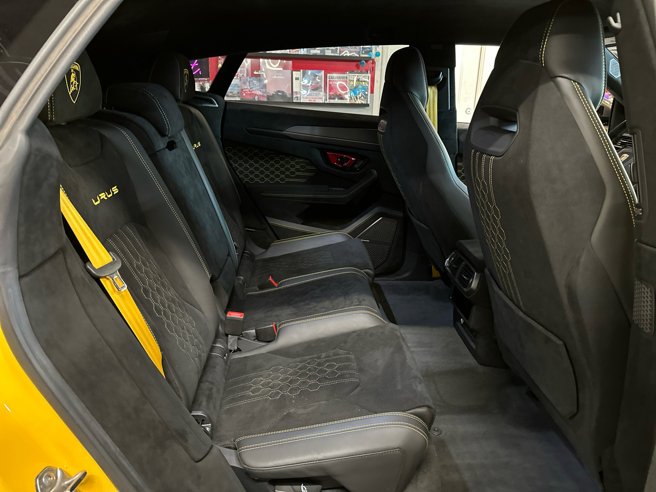 2023 Lamborghini Urus Performante photo 26