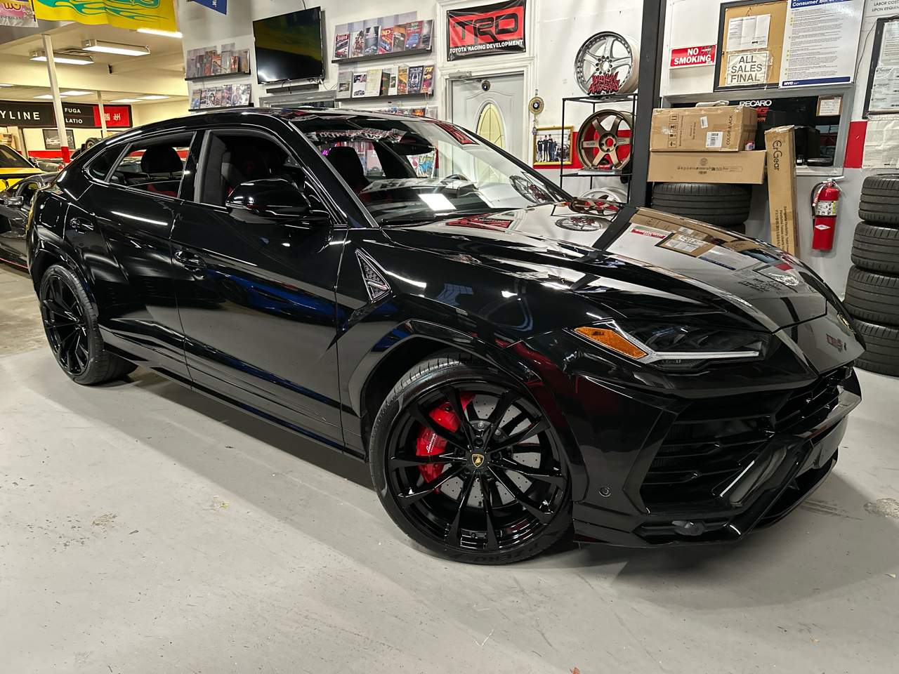 2022 Lamborghini Urus Base
